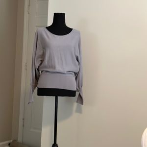 Light gray medium batwing sleeve sweater